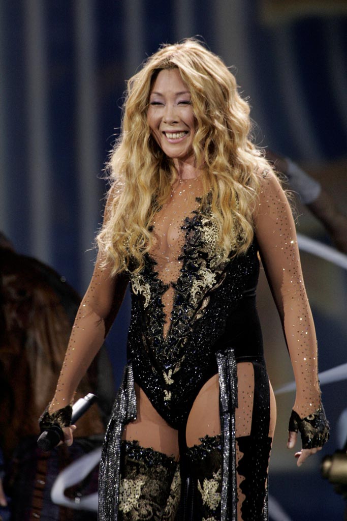 Ең кішкентай порно Қыздар өздерін дилдолармен сиқырлайды