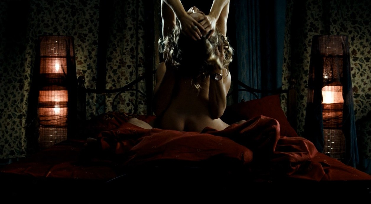 Үлкен әтештері бар қара еркектердің порнофотосуреттері