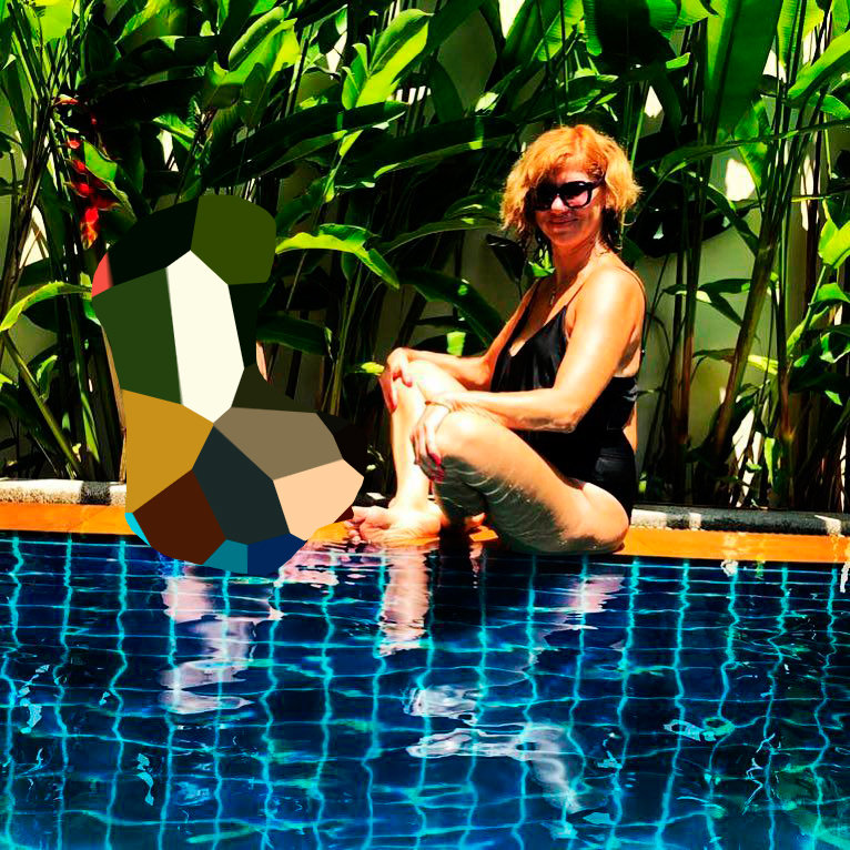 Монша қызметкері порно көріп отыр