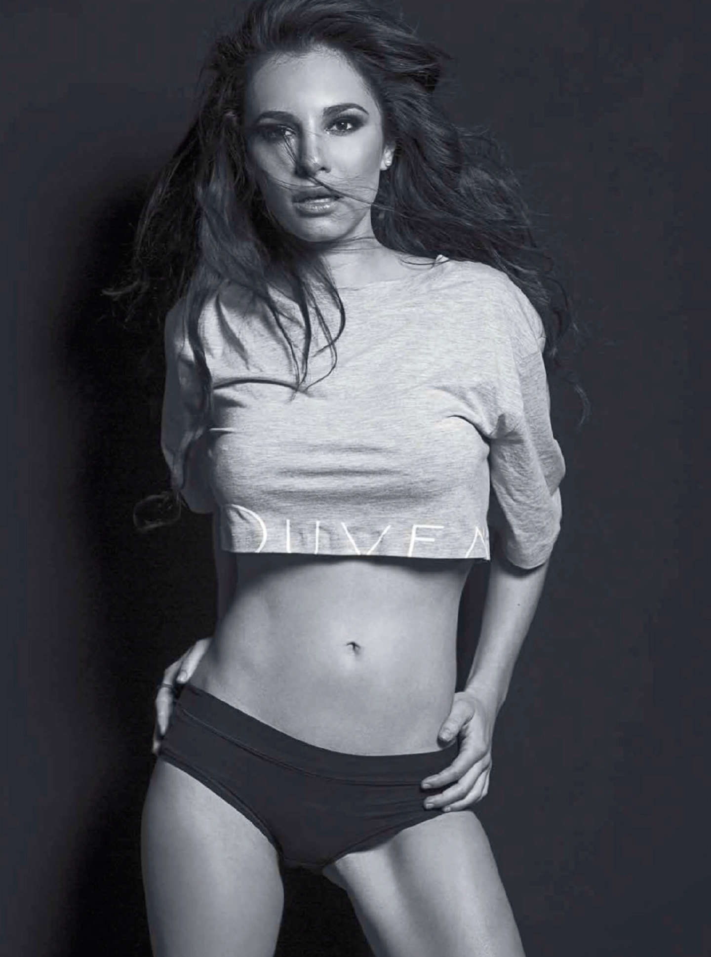 Әйелдердің үлкен анальді тесіктерін жалау